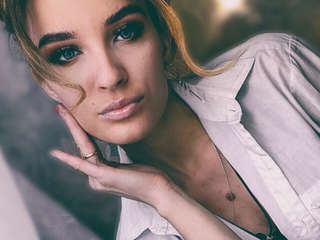ALINALOVELY amateur webcam photo