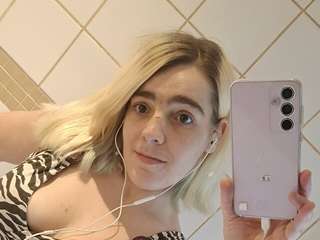 EVELIEN amateur webcam photo