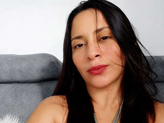 MADELINESAIN amateur webcam photo