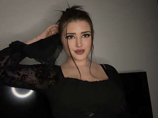 MIAKISS22 amateur webcam photo