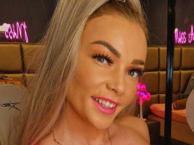 LOVEASHLEY19 free sexy photo