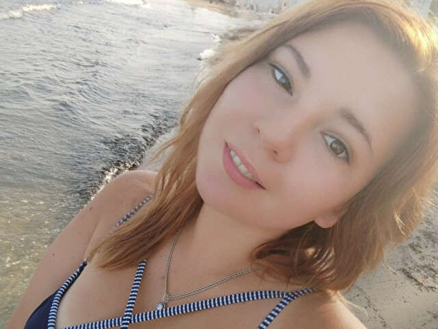 NIKKIQWEENSS free sexy photo