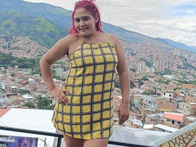 AMARACLEMENT free sexy photo
