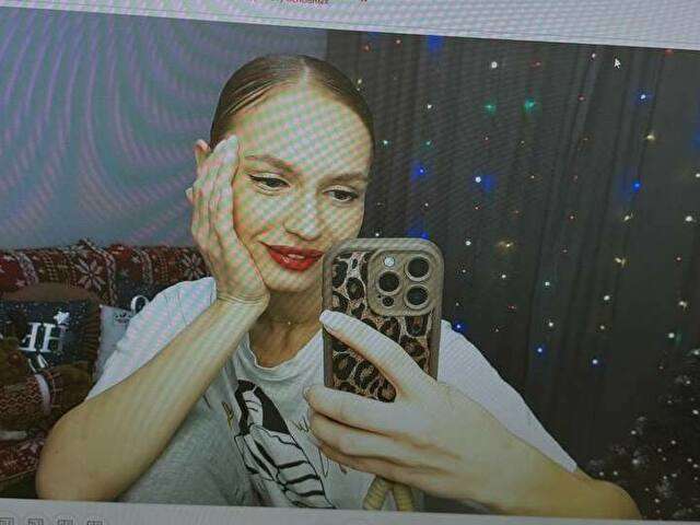 BAISER free sexy photo
