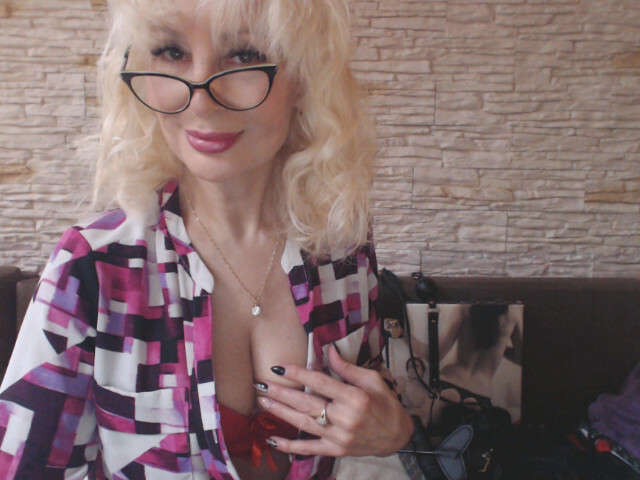 ISELINELLE free sexy photo