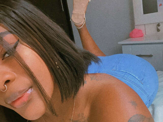 LAURENBENNET free sexy photo