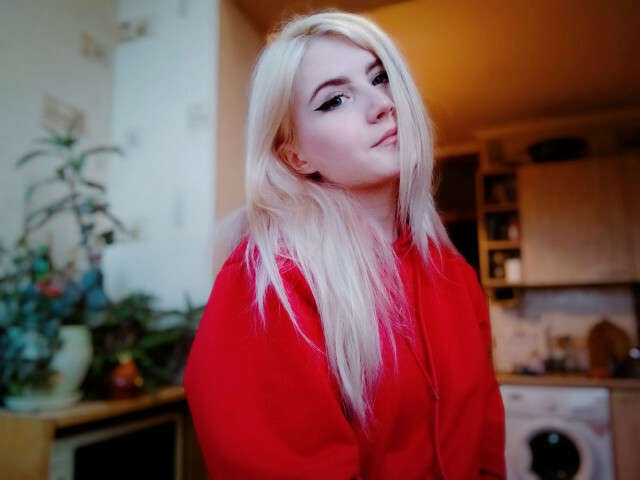AMILICUTTIE free sexy photo