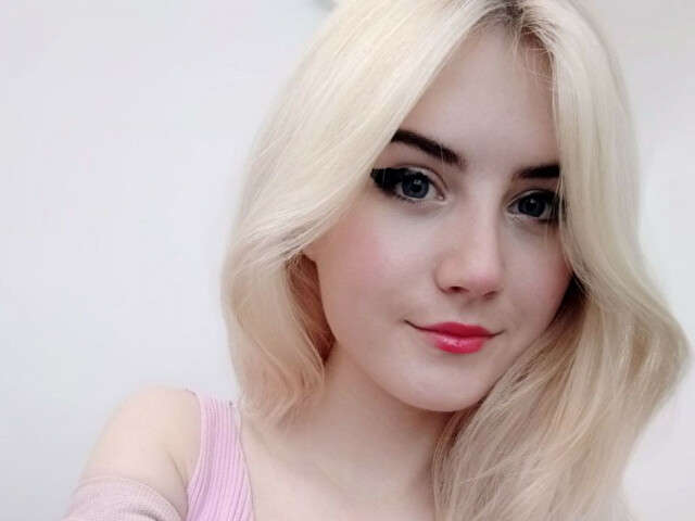 AMILICUTTIE free sexy photo
