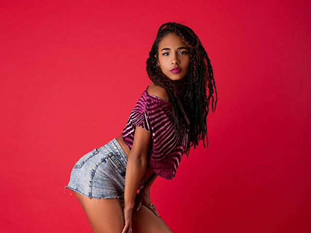 COURTNEYLEOA free sexy photo