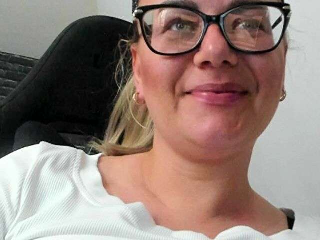 HORNYVICKY free sexy photo