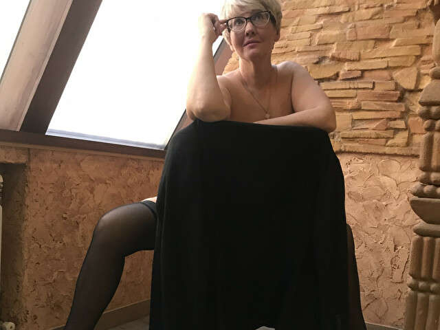 BLONDNELLY free hard sexy photo