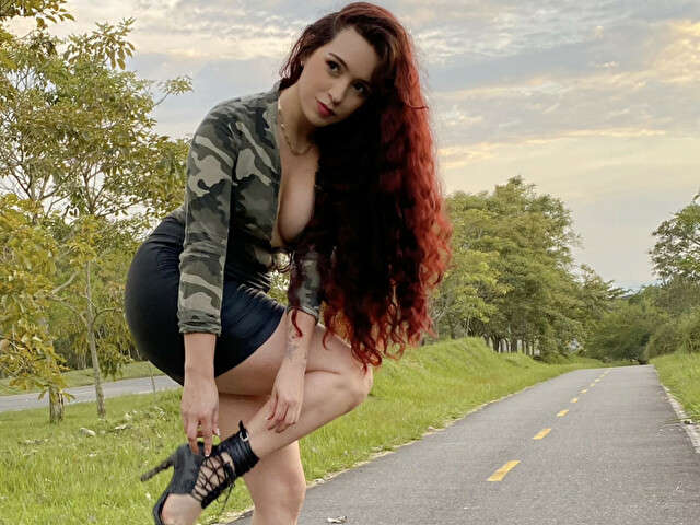 SARALANEE free hard sexy photo