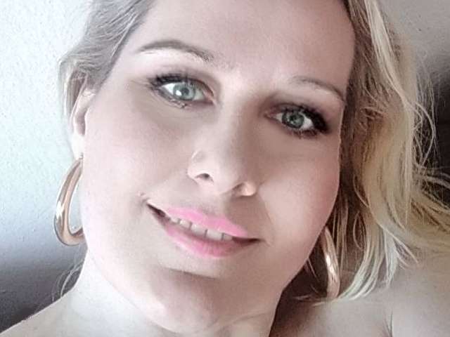 SQUIRTYMAYA free sexy photo