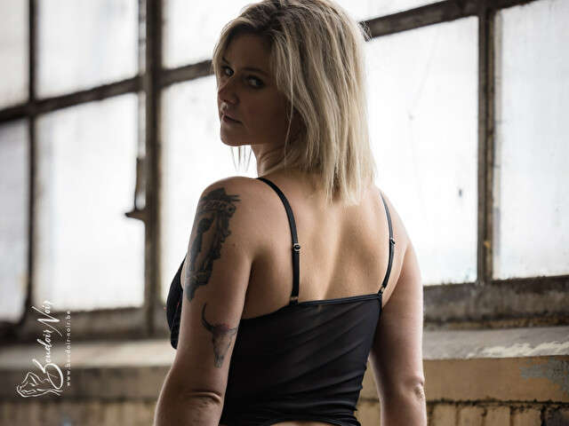 LILLYSROOM free hard sexy photo