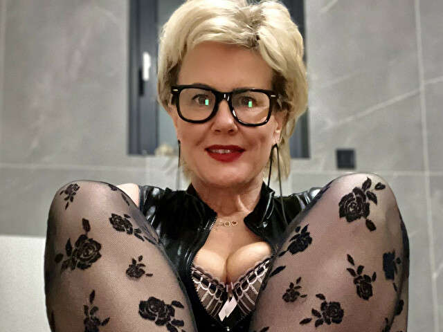 ADELEMILF free sexy photo