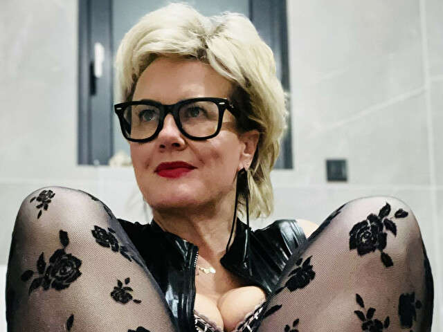 ADELEMILF free sexy photo