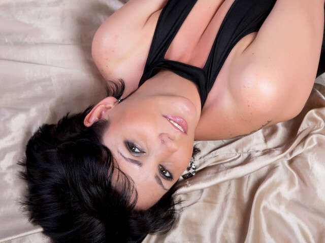 HAZELSQUIRTY free sexy photo