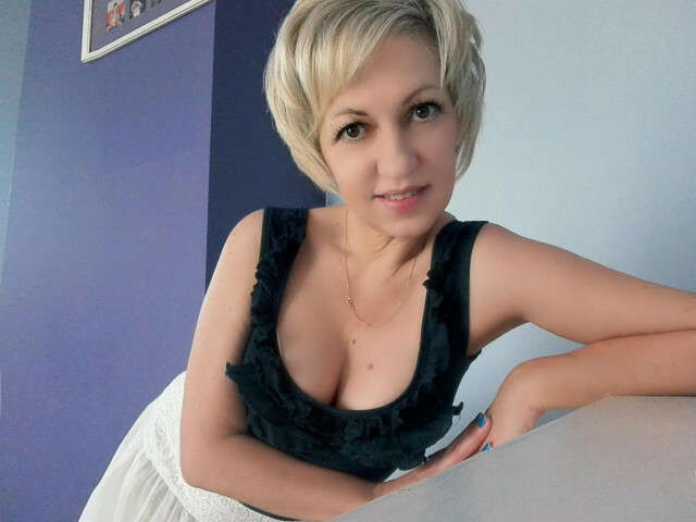 MILFPATRICIE free sexy photo