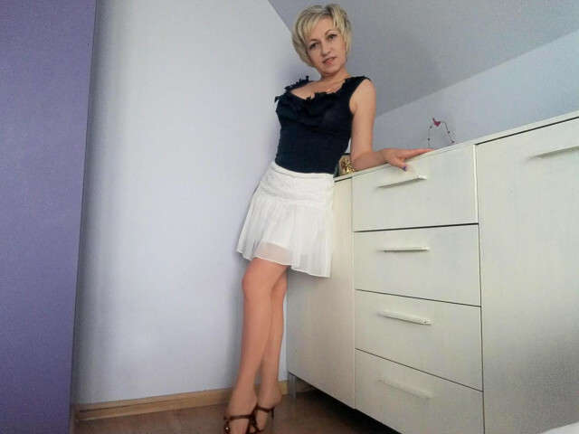 MILFPATRICIE free sexy photo
