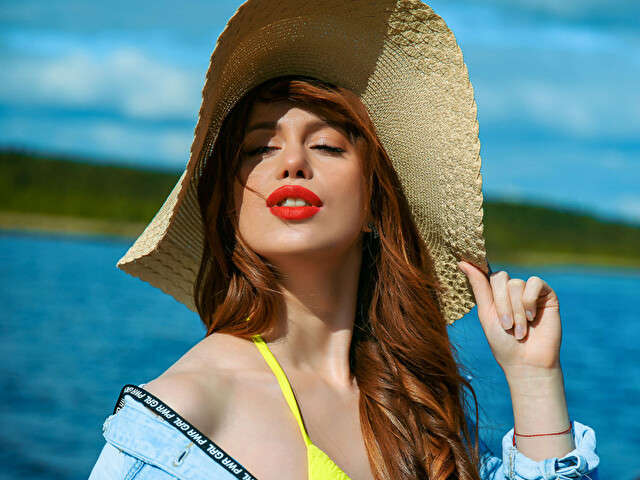 MISSTEASING free sexy photo