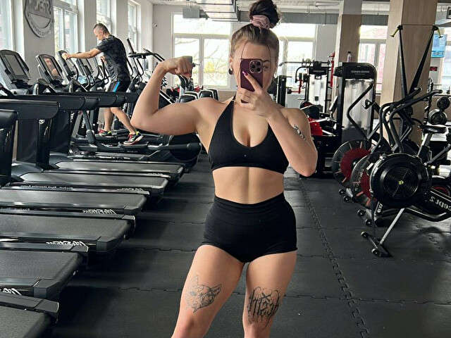 GYMBABE free hard sexy photo