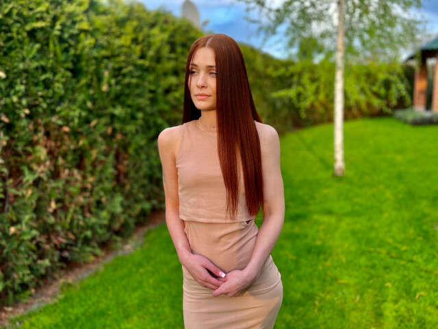LARAXCROFT free sexy photo
