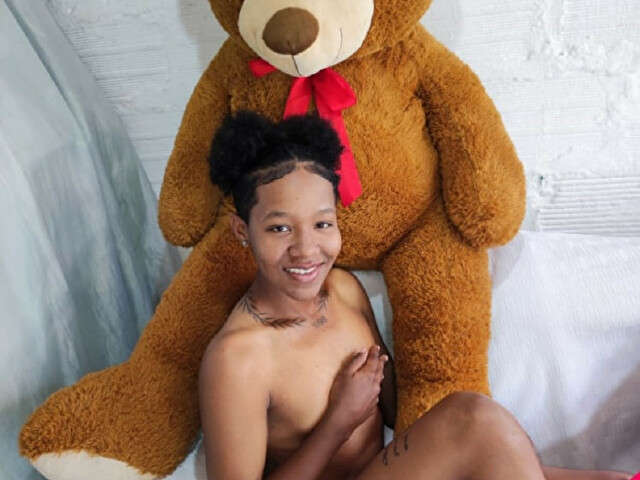 LAURAGREEN free hard sexy photo