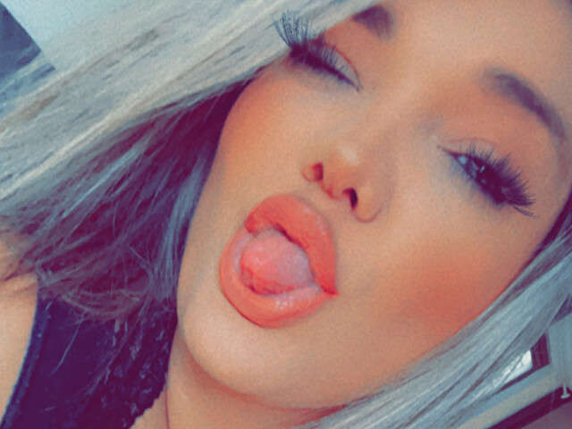 KLOE free sexy photo