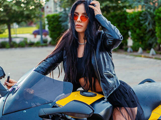 MELANIELIPPS free sexy photo