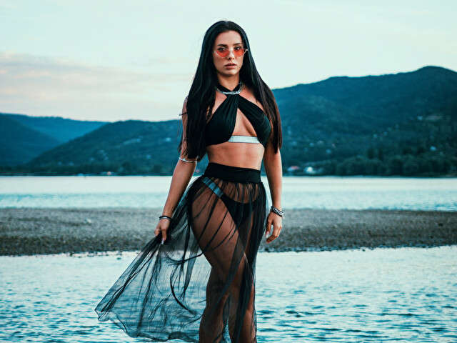 MELANIELIPPS free sexy photo