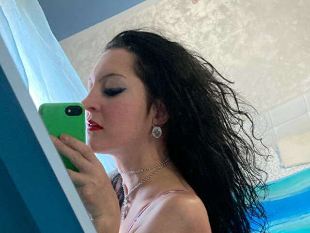 CRY free sexy photo