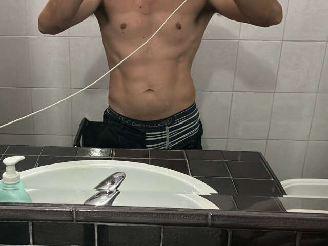 FELIXXXXL free sexy photo