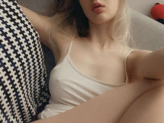 PRINCESSSAXO free sexy photo