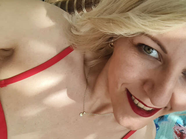 MELISSAKAROL free sexy photo