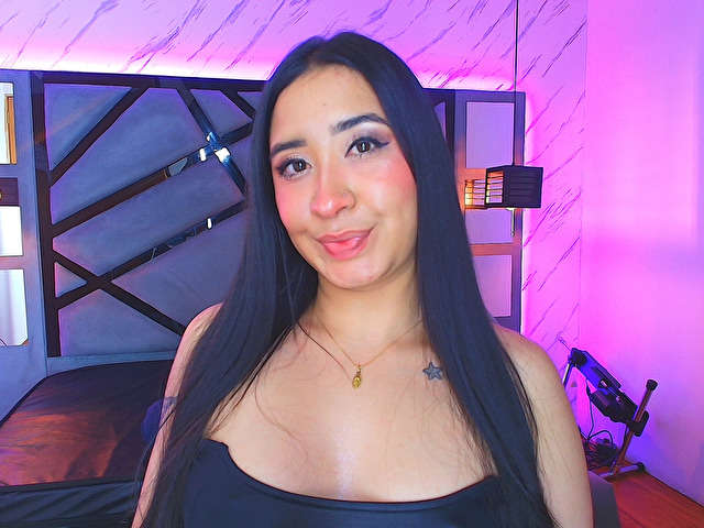 BRENDAA free sexy photo