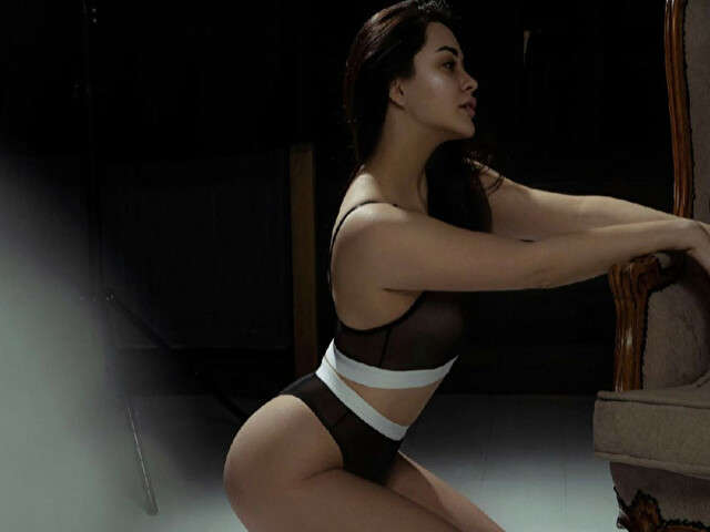 HEAVENLYMISS free hard sexy photo