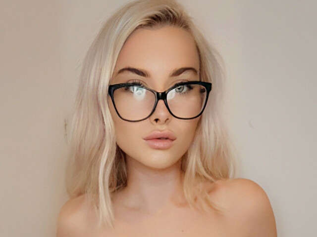 BIMBOBARBIEX free sexy photo