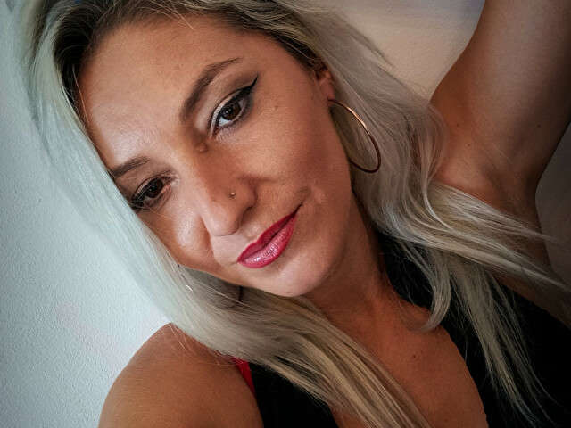 ANAISBOND free sexy photo