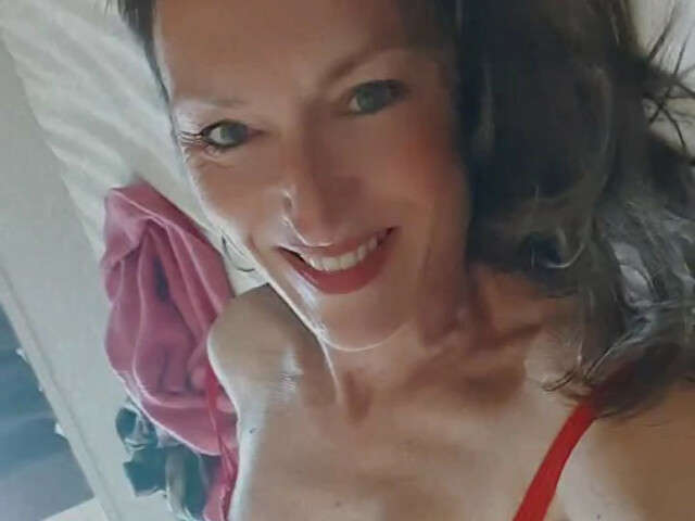 PAULINEHOT free sexy photo
