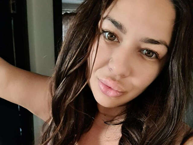 KHLOEAVERNN free sexy photo