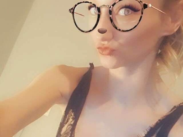 MAXMILLY23 free sexy photo