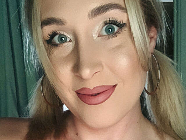 HORNYLAURA93 free sexy photo