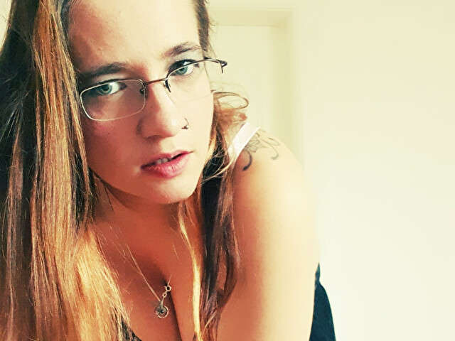 LOVELYONES free sexy photo