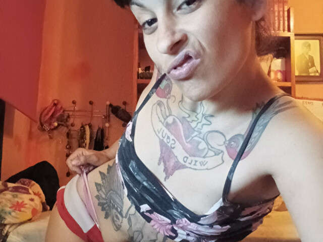 MORENAWILD free hard sexy photo