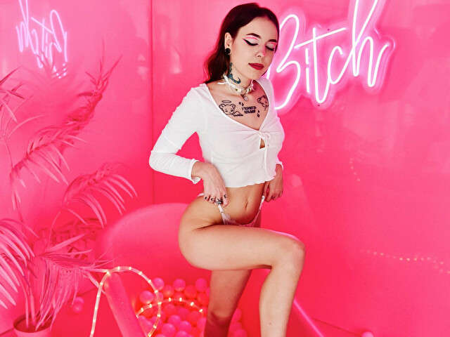 NAUGHTYKITTY free hard sexy photo