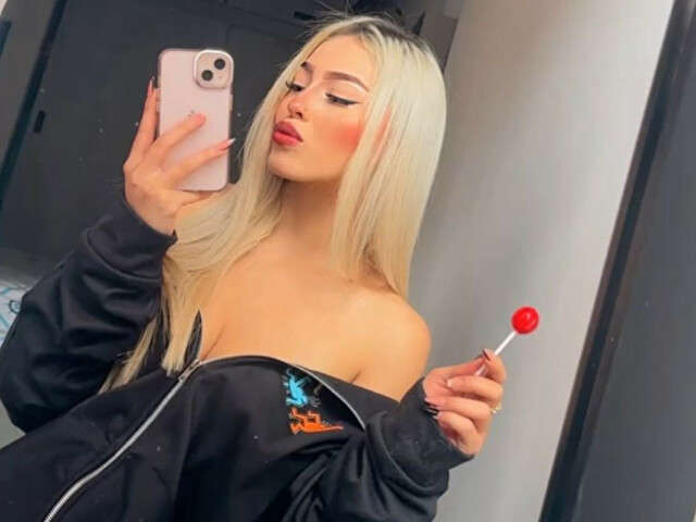 NICOLLEDEAM free hard sexy photo