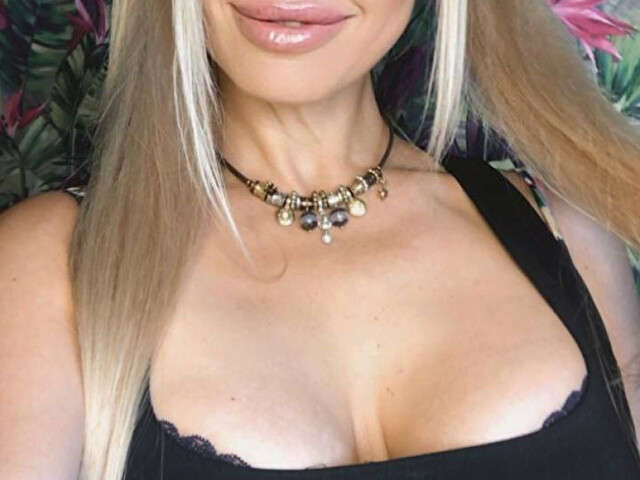 MIAQVEEN free sexy photo