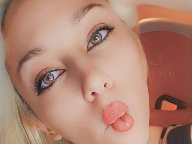 SELEN free sexy photo