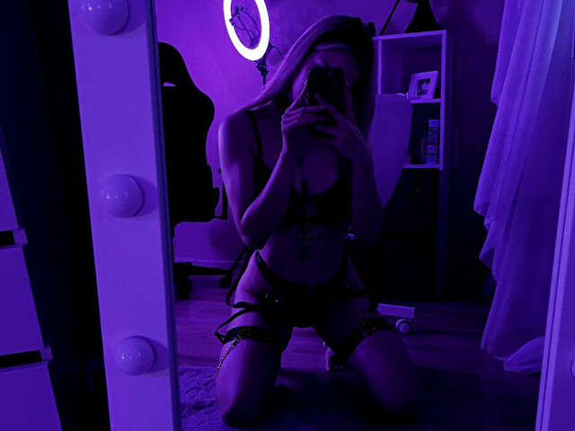 KIRALUXURY free sexy photo