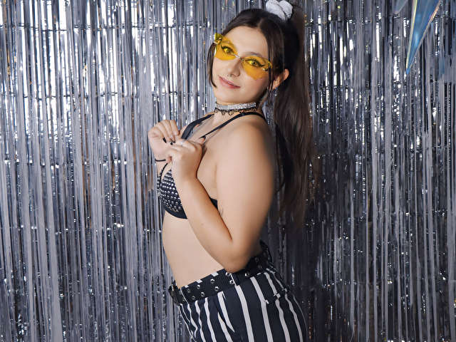 ZOEBELLE free sexy photo